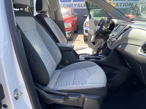 Used 2018 Chevrolet Equinox LS FWD image 21