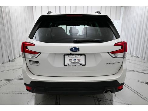 Used 2022 Subaru Forester Premium AWD/4WD image 6