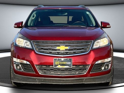 Used 2016 Chevrolet Traverse LT image 2