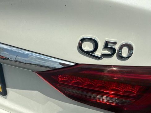 Used 2019 INFINITI Q50 Luxe w/ Essential Package (3.0T Luxe) AWD/4WD image 6