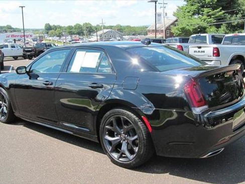 Certified 2023 Chrysler 300 S w/ Comfort Group RWD image 4