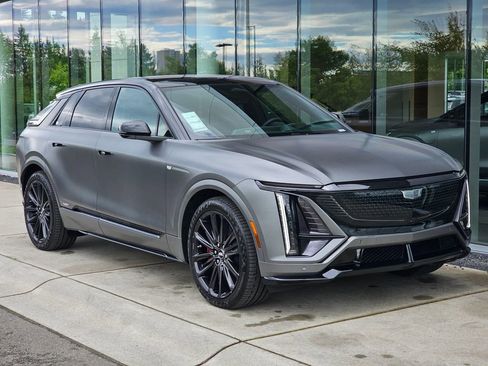 New 2026 Cadillac Lyriq V AWD/4WD image 7