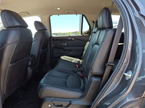 Used 2024 Honda Pilot EX-L image 10