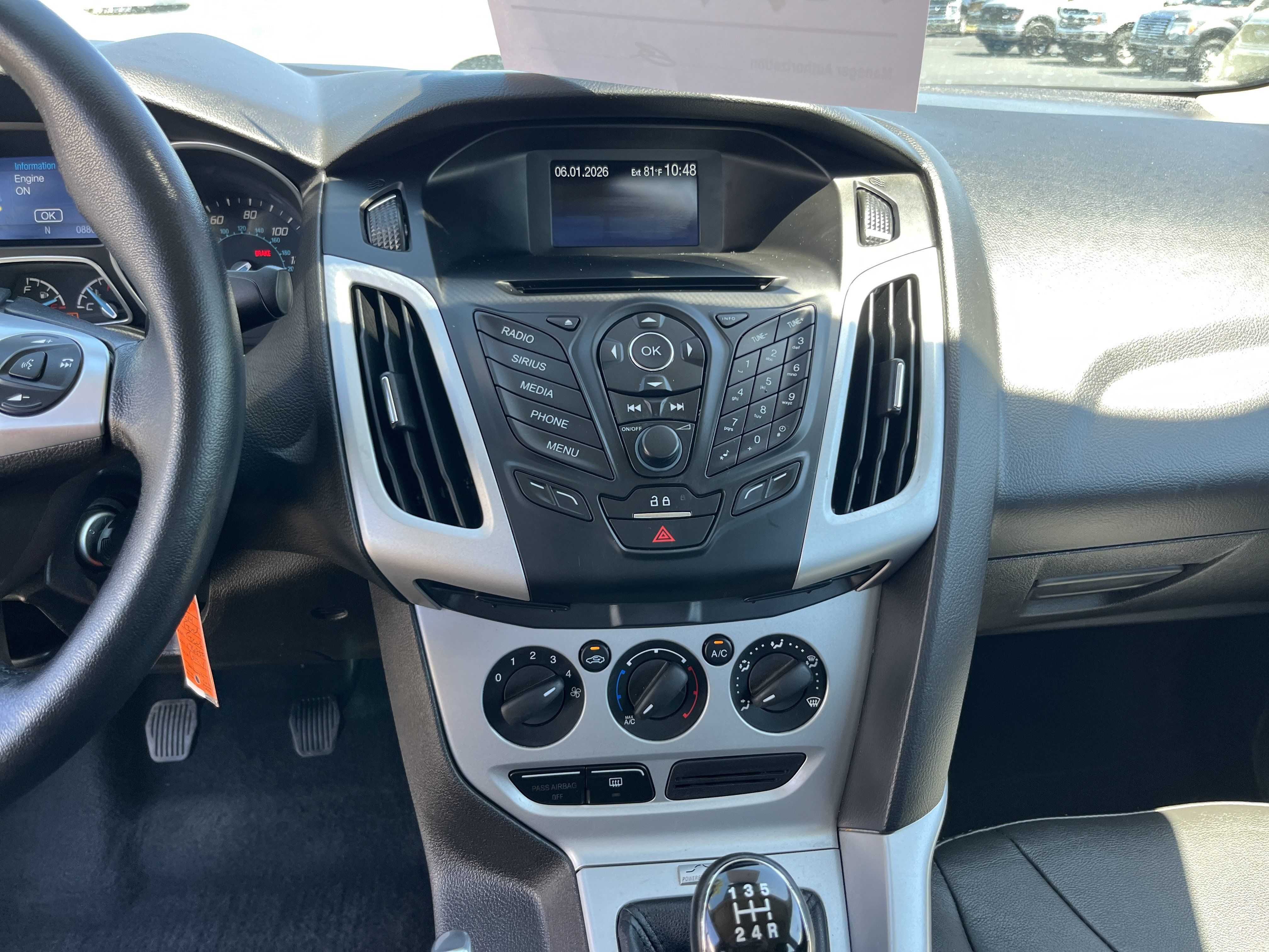 Used 2014 Ford Focus SE w/ Equipment Group 201A FWD image 17