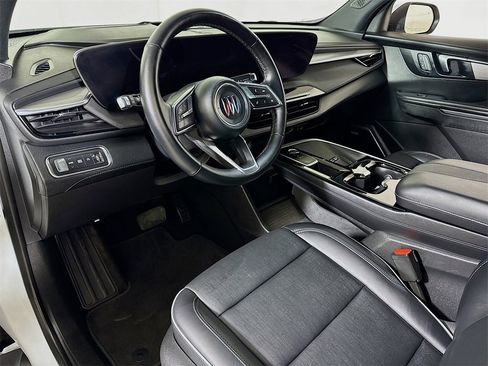 Certified 2025 Buick Enclave Preferred image 7