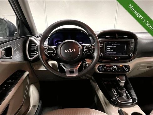 Used 2025 Kia Soul LX FWD image 6