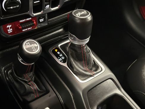 Used 2019 Jeep Wrangler Unlimited Rubicon AWD/4WD image 28