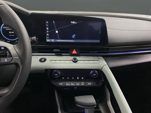 New 2025 Hyundai Elantra Limited image 9