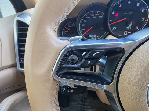 Used 2016 Porsche Cayenne AWD/4WD image 20