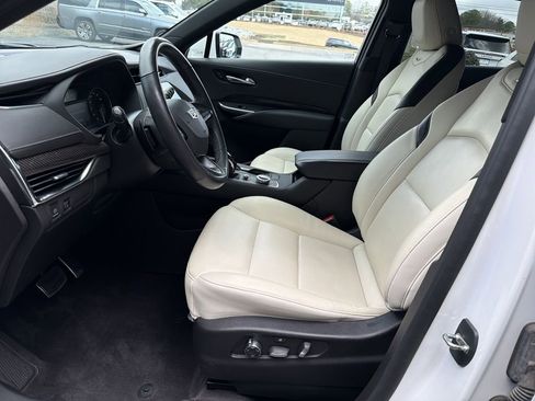 Used 2023 Cadillac XT4 Sport image 9