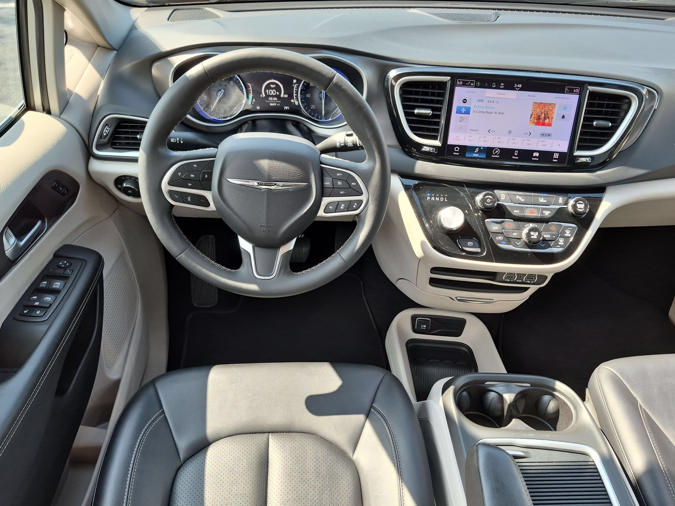 Used 2024 Chrysler Pacifica Touring-L FWD image 29
