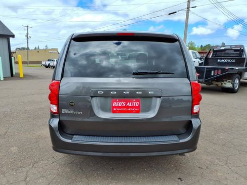 Used 2015 Dodge Grand Caravan SE w/ Quick Order Package 29E SE FWD image 5