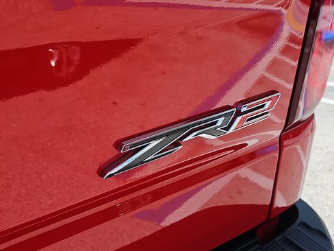 Used 2023 Chevrolet Silverado 1500 ZR2 w/ Technology Package image 27