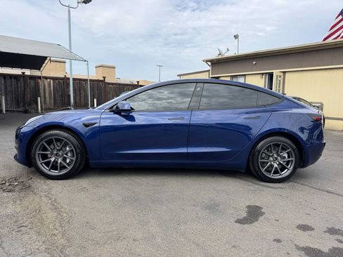 Used 2022 Tesla Model 3 Long Range AWD/4WD image 8