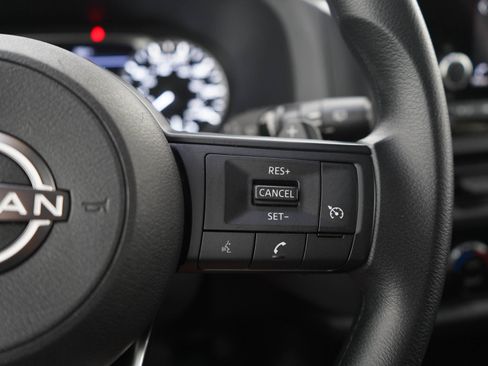 Used 2024 Nissan Pathfinder S AWD/4WD image 22