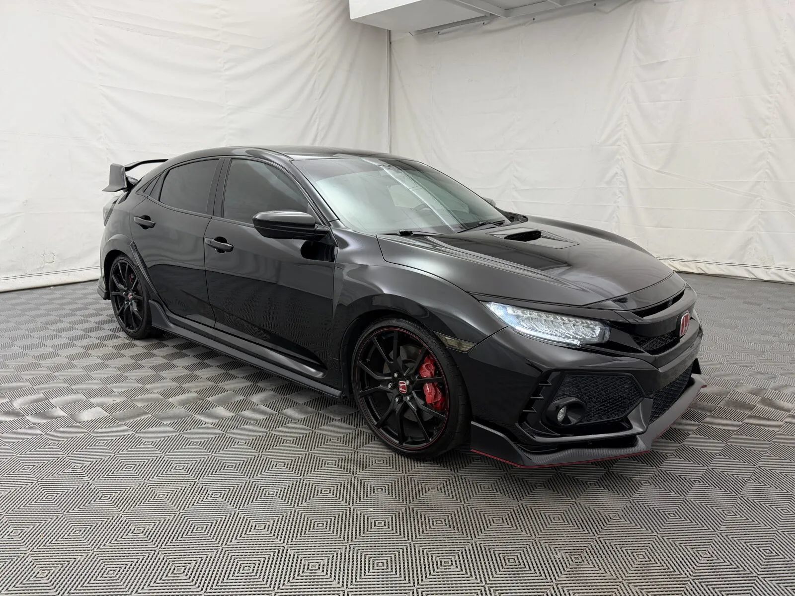 Used 2018 Honda Civic Type R image 4
