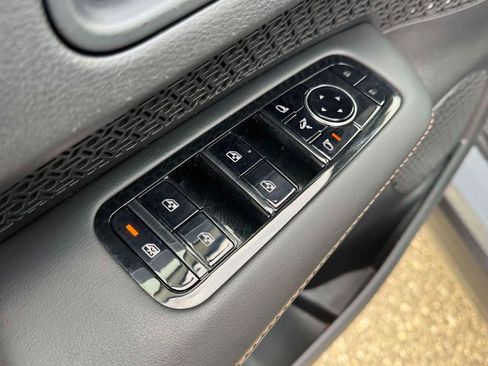 Certified 2024 Nissan Ariya FWD image 17