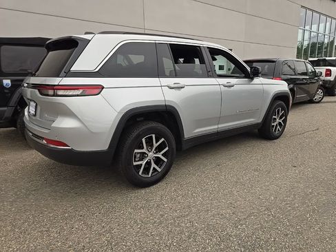 Certified 2024 Jeep Grand Cherokee Limited AWD/4WD image 6