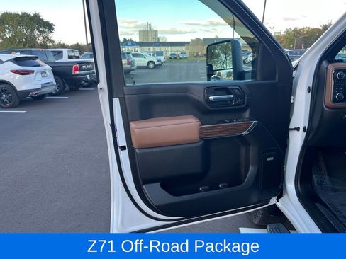 Used 2022 Chevrolet Silverado 2500 High Country w/ Z71 Off-Road Package image 15