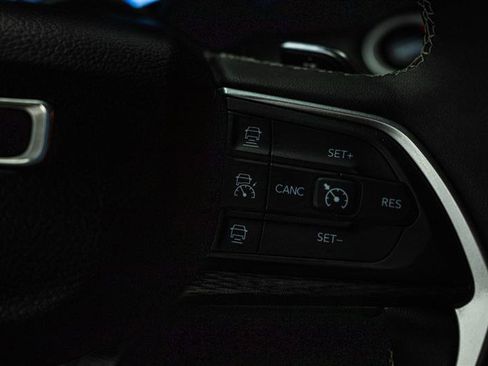 Used 2023 Jeep Grand Cherokee L Laredo image 21