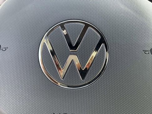 New 2026 Volkswagen Tiguan SE FWD image 26