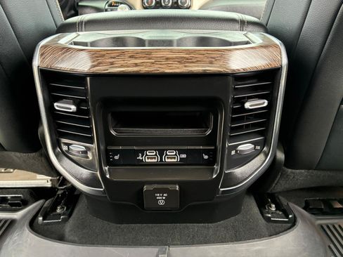 Used 2019 RAM 1500 Laramie AWD/4WD image 27
