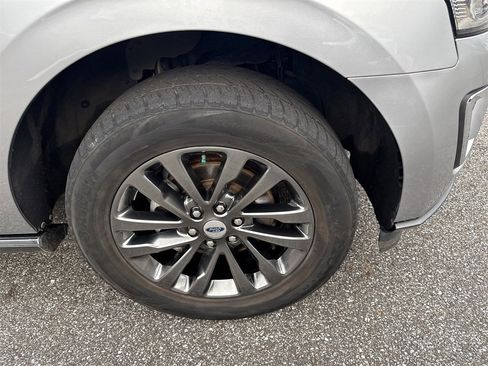 Used 2021 Ford Expedition Max Limited image 12