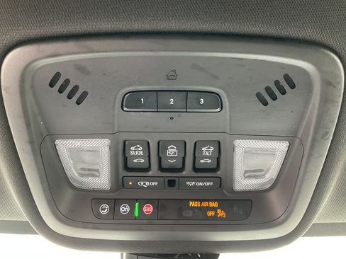 Used 2023 Chevrolet Traverse Premier w/ Redline Edition AWD/4WD image 39