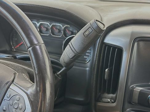 Used 2018 Chevrolet Silverado 1500 LT w/ Texas Edition RWD image 16