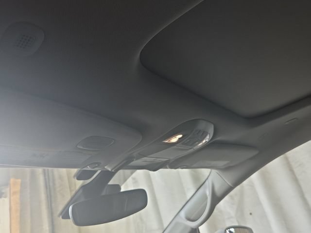 Used 2022 Chrysler Pacifica Limited FWD image 11