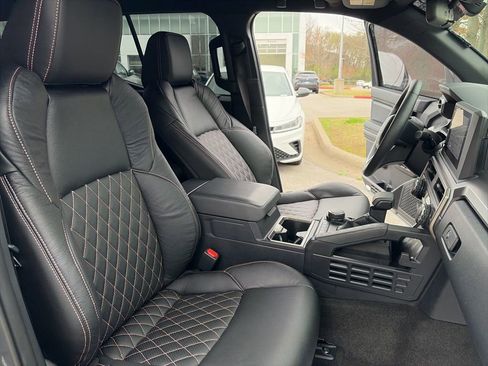 Used 2025 Toyota 4Runner SR5 image 29