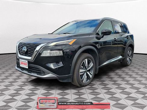 Used 2022 Nissan Rogue SL w/ SL Premium Package image 2