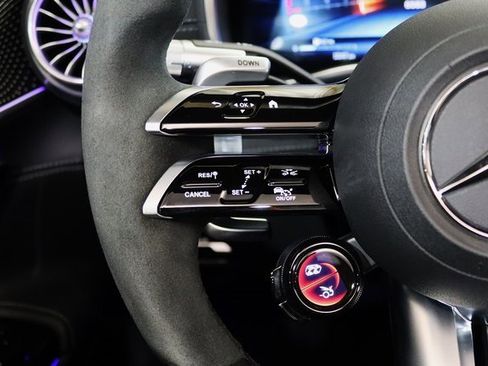 Used 2022 Mercedes-Benz SL 55 AMG 4MATIC w/ Driver Assistance Package image 5