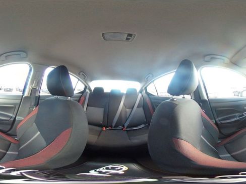 Used 2024 Nissan Versa SR image 40