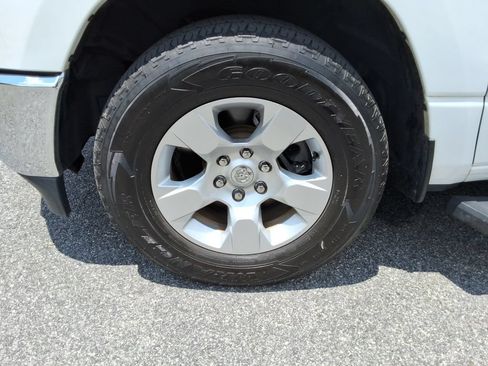 Used 2019 RAM 1500 Big Horn RWD image 10