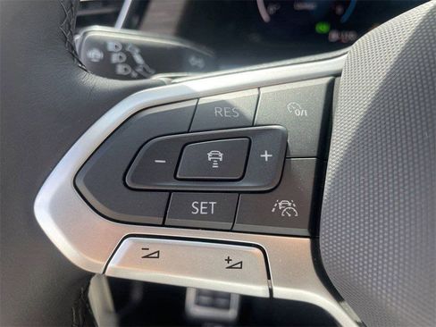 Used 2025 Volkswagen Atlas SEL Premium R-Line AWD/4WD image 18