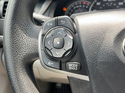 Used 2012 Toyota Camry LE FWD image 21