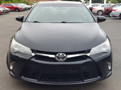 Used 2017 Toyota Camry SE FWD image 2