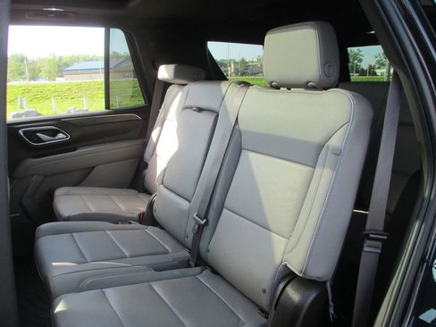 Used 2023 Chevrolet Tahoe Z71 w/ Z71 Off-Road Package AWD/4WD image 22