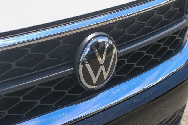 Used 2023 Volkswagen Taos SE FWD image 7