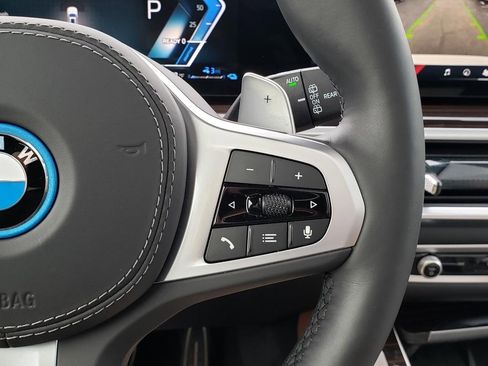 Used 2025 BMW X5 xDrive50e w/ M Sport Package image 29