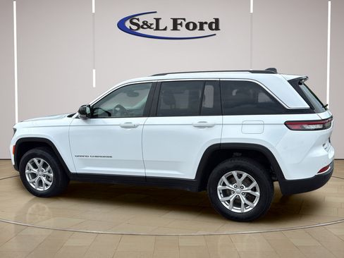 Used 2023 Jeep Grand Cherokee Limited AWD/4WD image 4