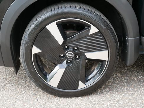 Certified 2025 Nissan Kicks SR AWD/4WD image 15