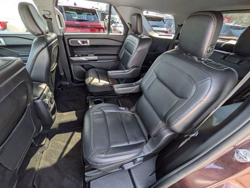 Used 2020 Ford Explorer XLT w/ Equipment Group 202A image 15