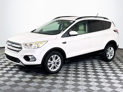 Used 2018 Ford Escape SEL FWD image 4