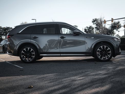 Certified 2025 MAZDA CX-90 3.3 Turbo S w/ Premium Package image 11