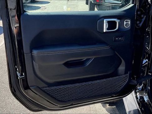 New 2025 Jeep Wrangler Unlimited Rubicon 392 image 21