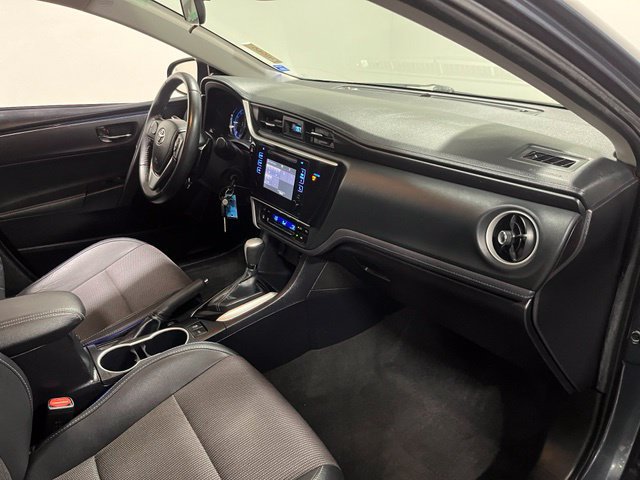 Used 2019 Toyota Corolla SE FWD image 11