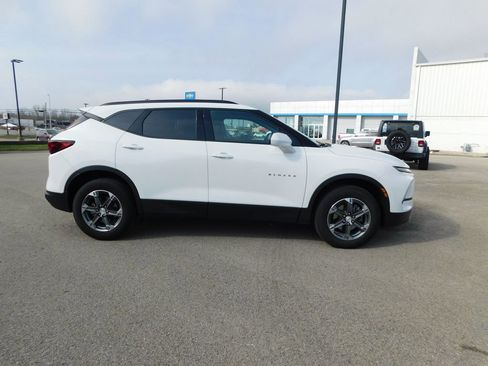 Used 2024 Chevrolet Blazer LT w/ Convenience Package image 2