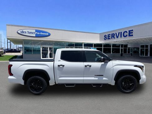 Used 2022 Toyota Tundra SR5 w/ Convenience Package RWD image 9